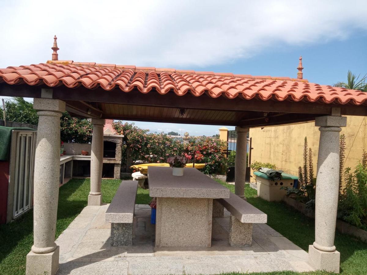 Casa Con Jardin En Primera Linea De Playa O Grove Exterior foto
